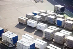 Featured image of post サービスを Dockerize していく事の是非